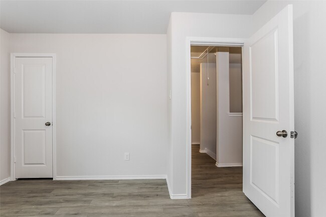 Building Photo - 217 Pronghorn Dr