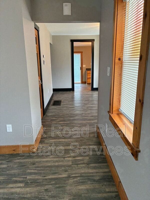 Building Photo - 915 Bellaire Ave