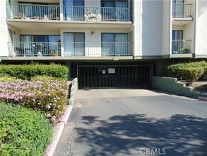 Building Photo - 2203 Apricot Dr