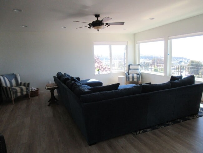 Building Photo - Furnished 3+ bed 3 bath Pismo Beach Dream ...
