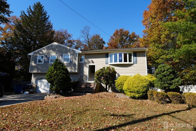 Building Photo - 1355 Axel Ave