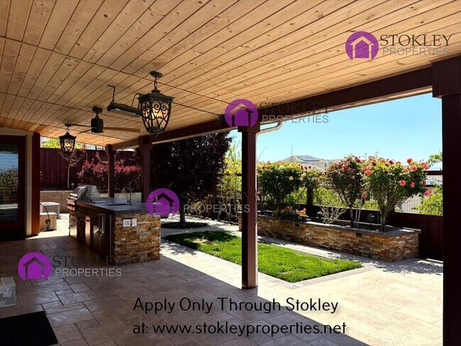 Building Photo - 1836 Porcellano Way