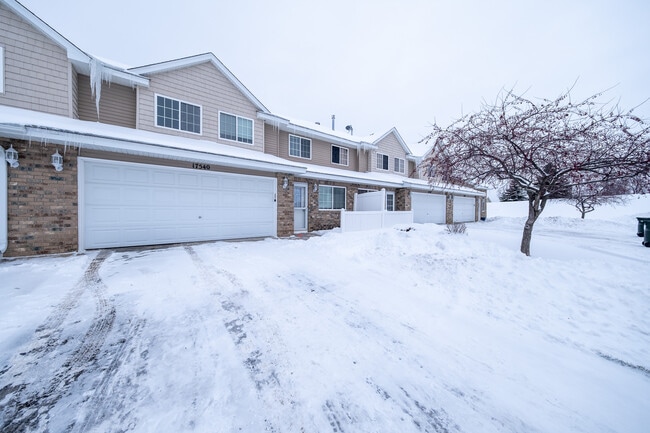 Building Photo - 17540 Gillette Way