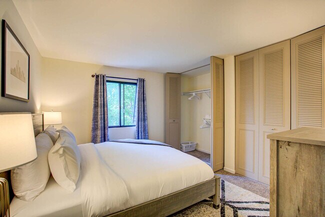 Building Photo - 3367 S 100th St