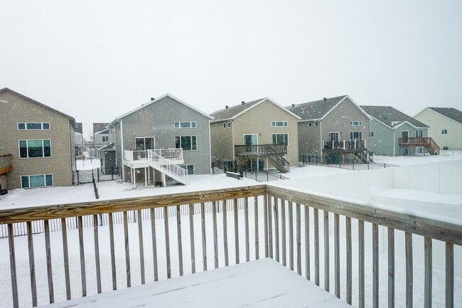 Building Photo - 3 Bed 2 Bath Twin Home