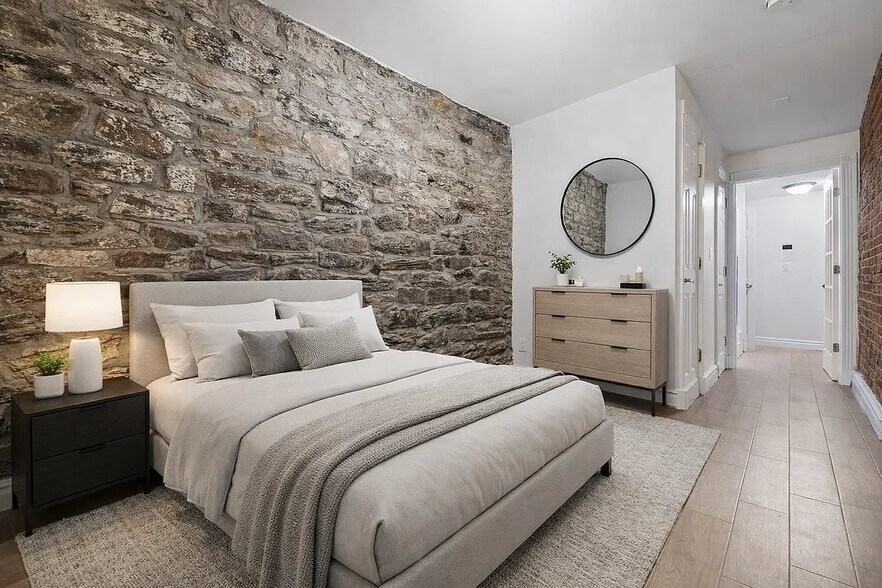 Building Photo - 321 W 16th St