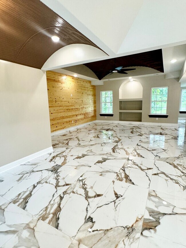 Building Photo - Beautiful 4 Bedroom, 3 Bath home located in Myrtle Grove Plantation!