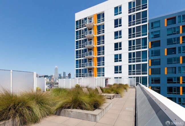 Building Photo - 300 Berry St