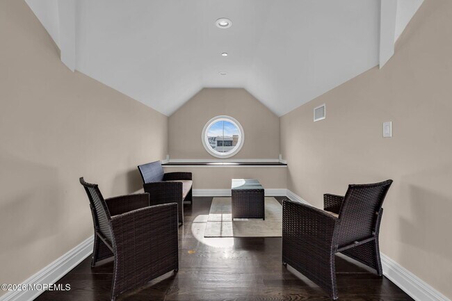 Building Photo - 58 Seaview Ave