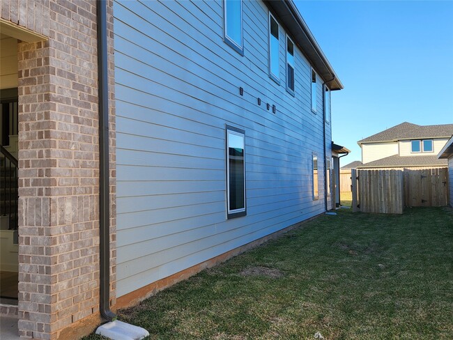 Building Photo - 30622 Wicklow Gdns Dr