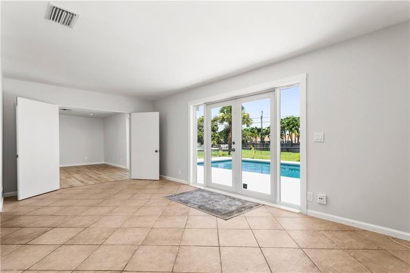 Building Photo - 4000 NW 3rd Ave