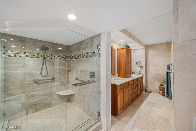 Building Photo - 4401 Gulf Shore Blvd N