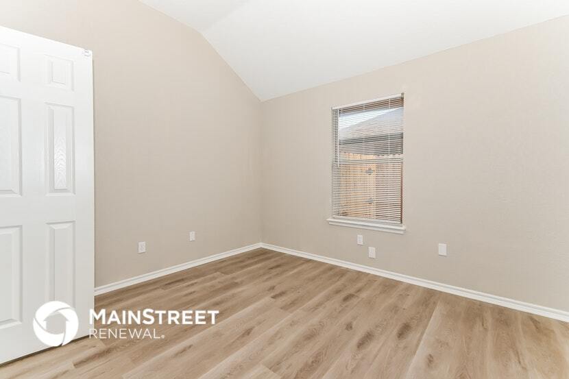 Building Photo - 11613 Wallace Ave