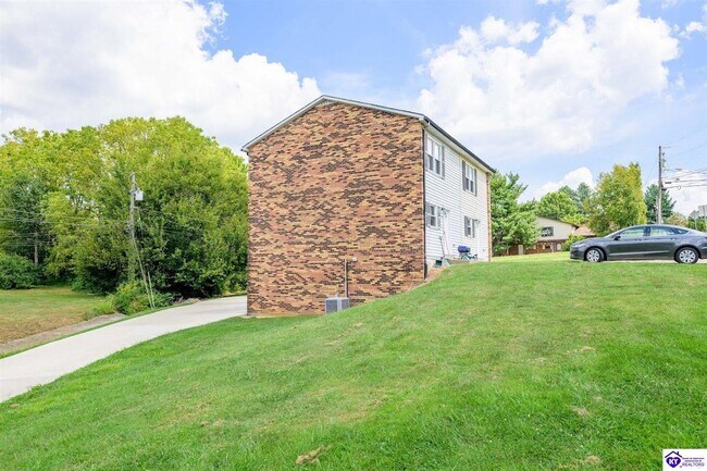 Building Photo - 203 Michelle Ave