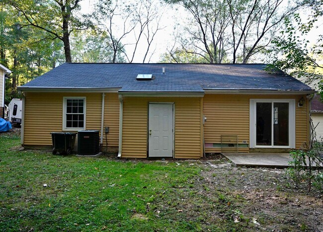 Building Photo - For Rent: Beautiful 3-Bedroom Home in Durh...