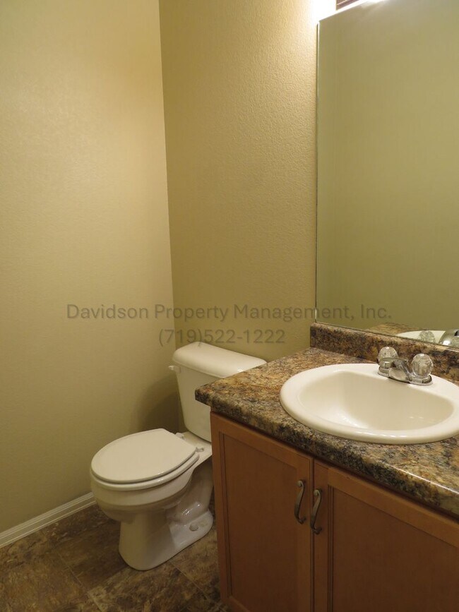 Building Photo - Spacious 4-bedroom Home Near Black Forest