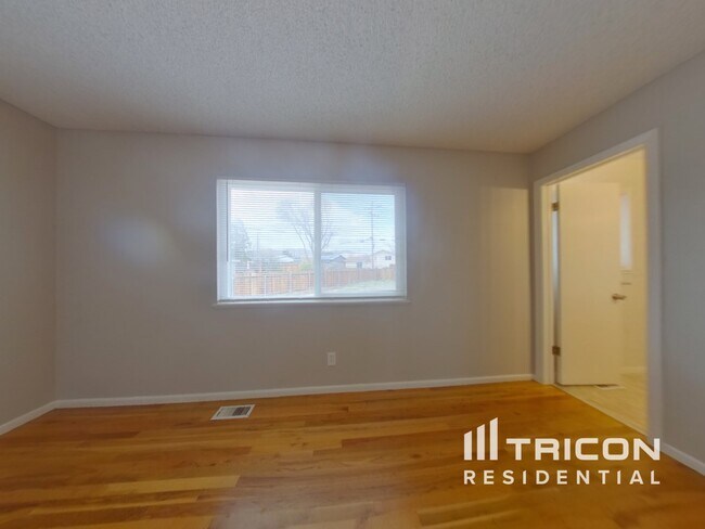 Building Photo - 3459 Rauscher Dr