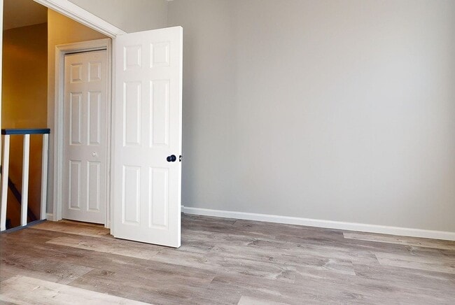 Building Photo - 929 N St Bernard St