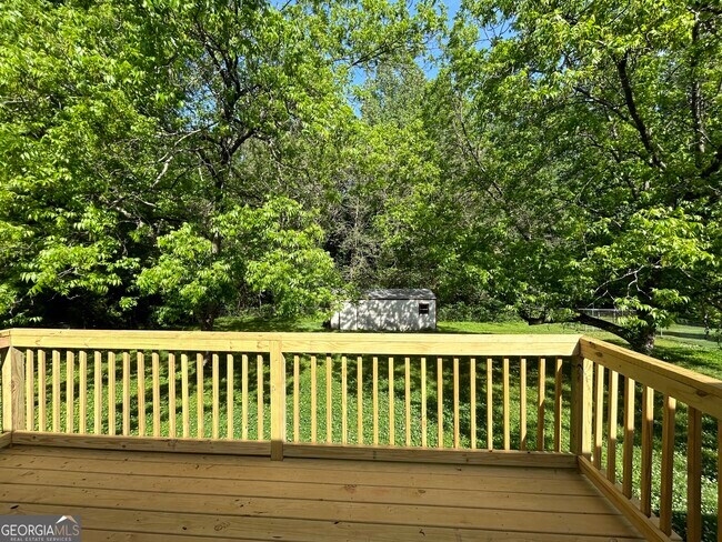 Building Photo - 33 Lynhaven Dr
