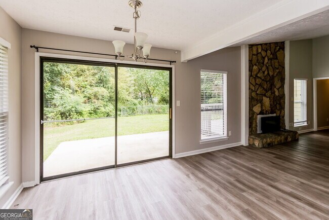 Building Photo - 6270 Beethoven Cir