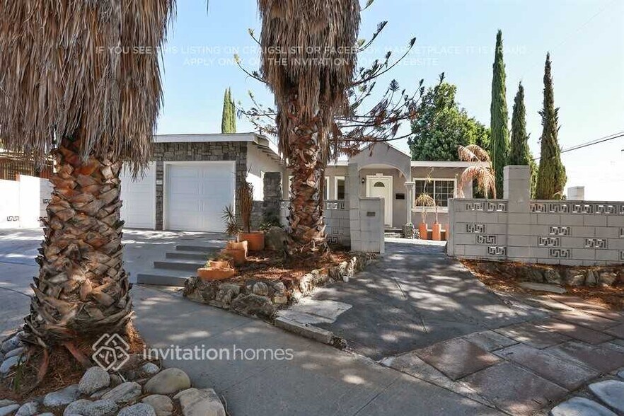 Building Photo - 8002 Crosnoe Ave