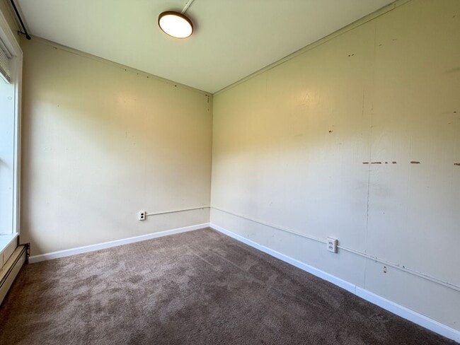 Building Photo - 3 Bedroom Walking Distance from UMD - AVAILABLE AUGUST!