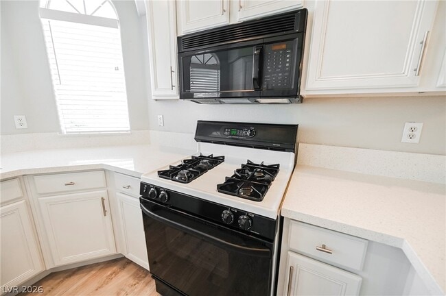 Building Photo - 490 Beaconwood St