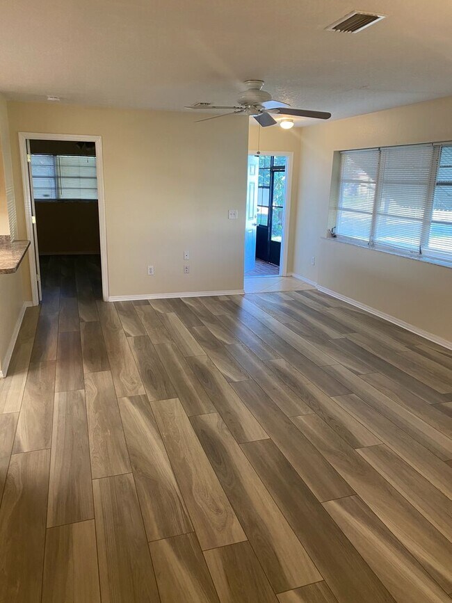 Building Photo - 3BR/2BA HOME IN NE PALM BAY