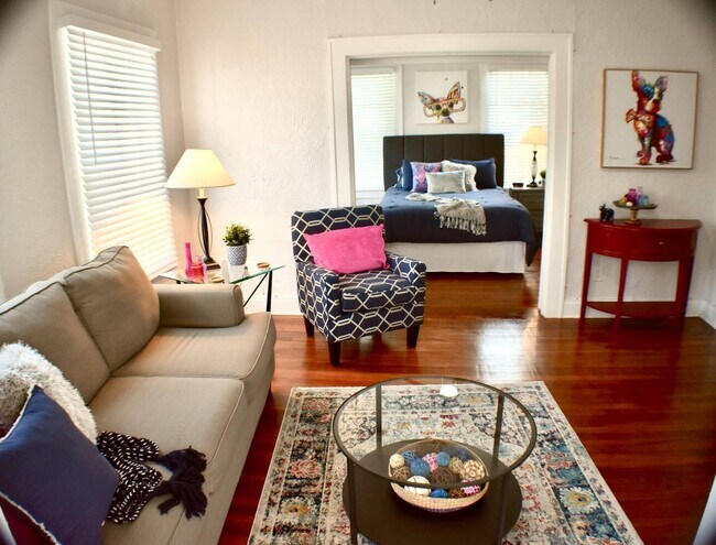 Interior Photo - Casablanca