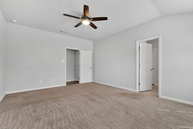 Building Photo - Charming 4-Bedroom 3-Bathroom Home in Westpointe – Community Amenities & Prime Location!