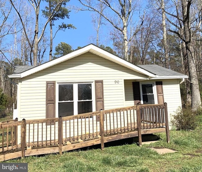 Building Photo - 90 Charles Way