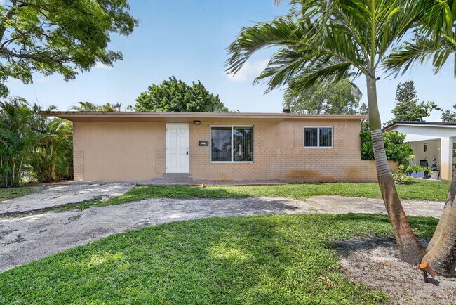 Building Photo - 6281 NW 14th Ct