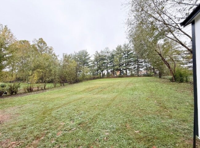 Building Photo - 3 Bedroom 2 Bathroom Home!!