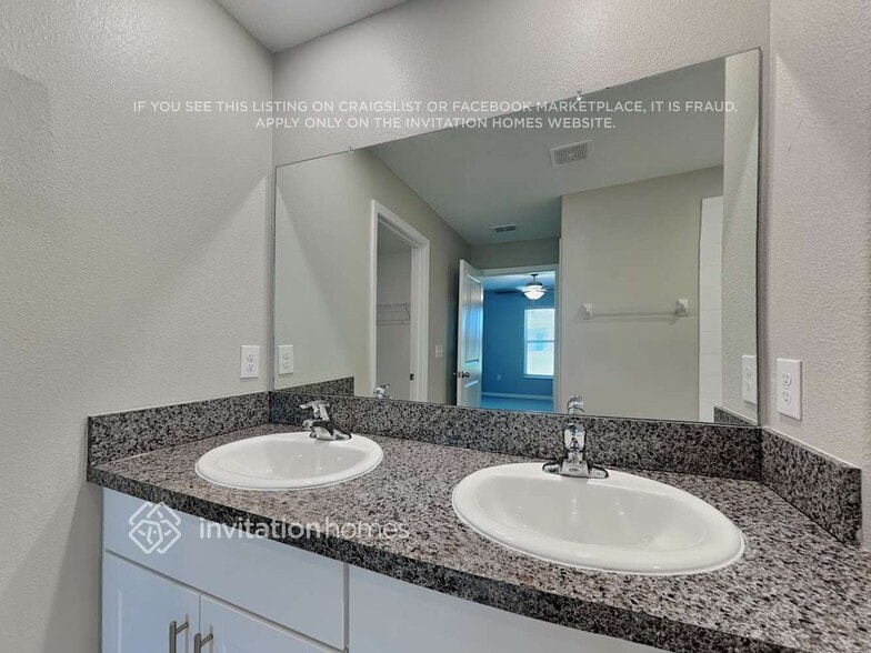 Building Photo - 7112 Paradise Island Ct