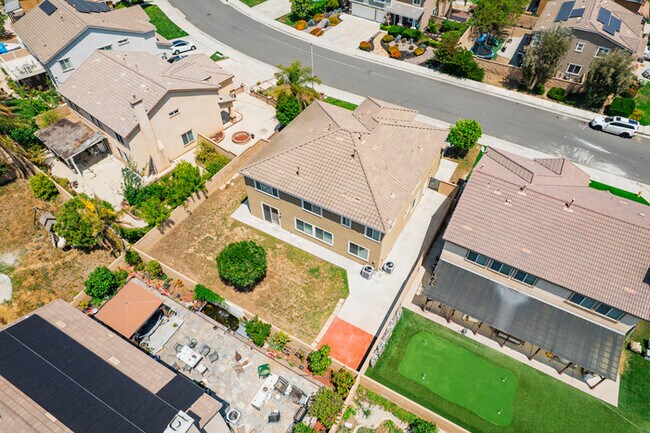 Building Photo - Ideal for Large Families – 6BR/4BA Eastval...