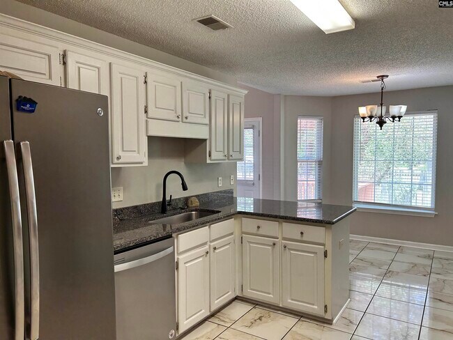 Building Photo - 405 Beech Glen Dr