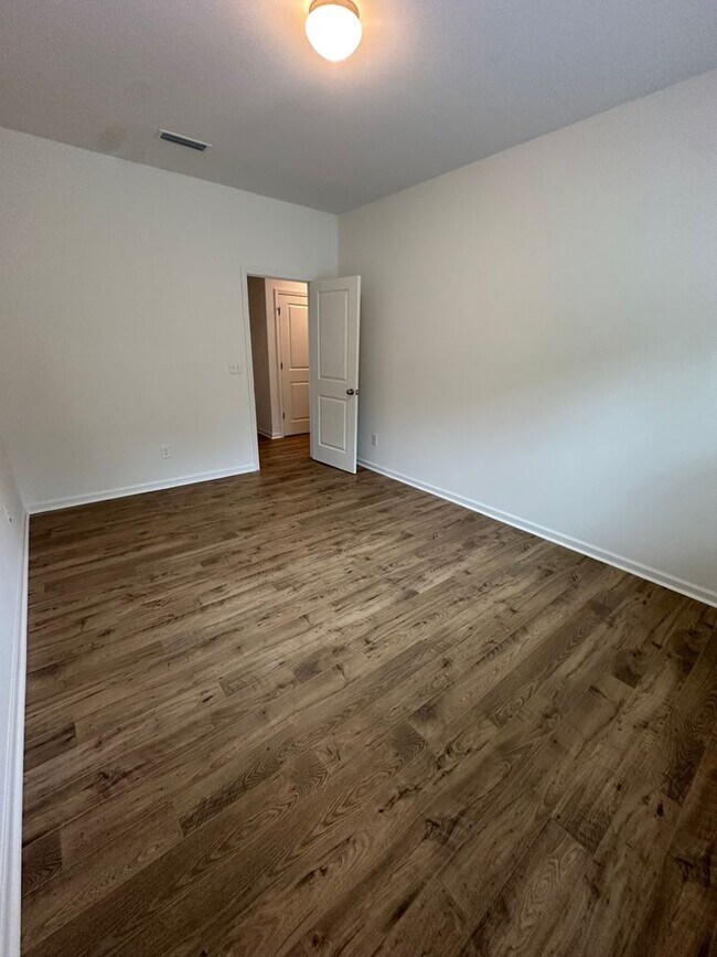Building Photo - NEW Stonebridge Golf Course Views - Move-I...