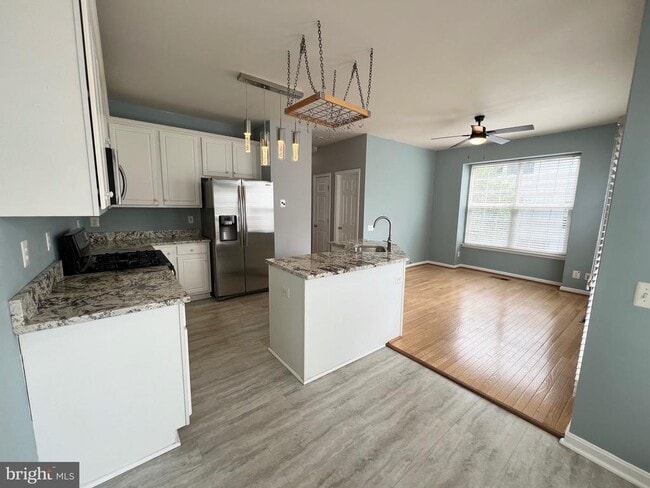 Building Photo - 22464 Maison Carree Square