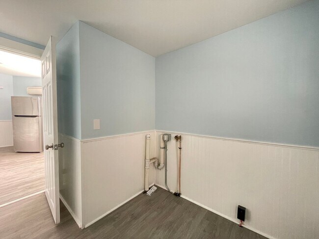 Building Photo - 9 Oak St