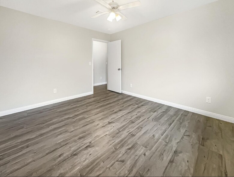 Building Photo - 1172 Willow Creek Dr