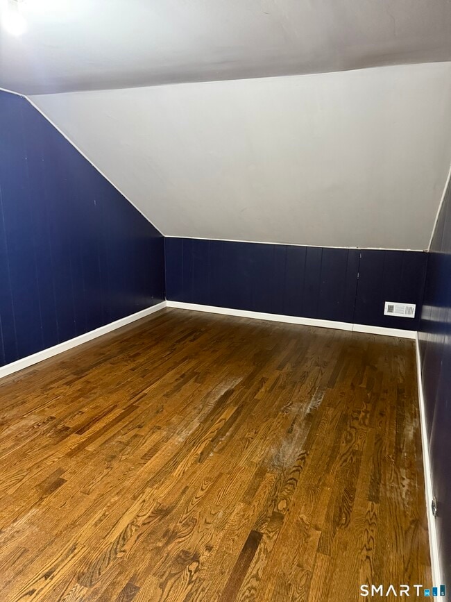 Building Photo - 1566 North Ave