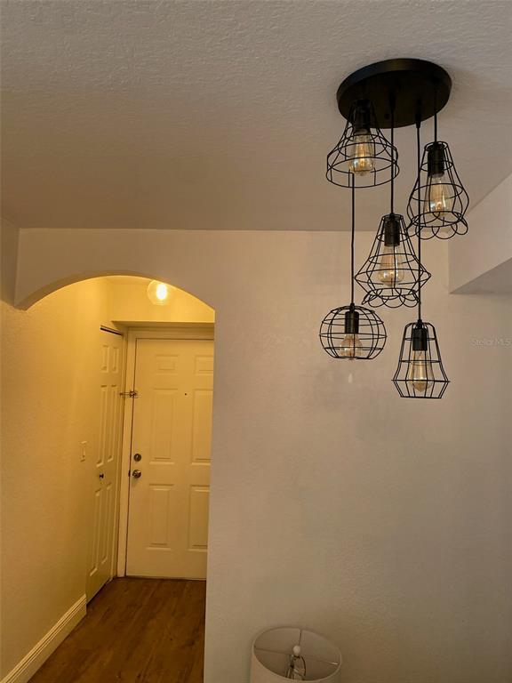 Building Photo - 823 Camargo Way