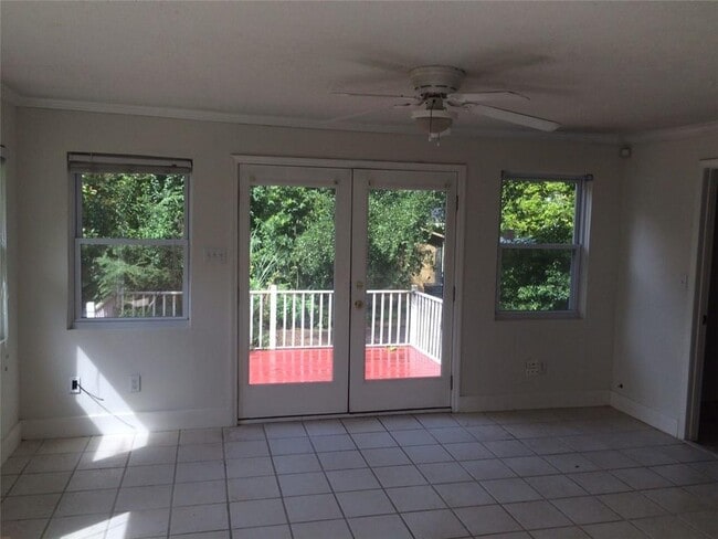 Building Photo - 316 4th St