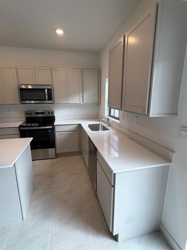 Building Photo - 609 W Davis Pkwy