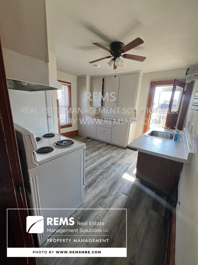 Building Photo - 431-437 Clark St.