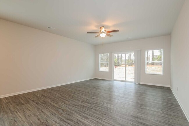 Building Photo - 2407 Hi Moon Trace