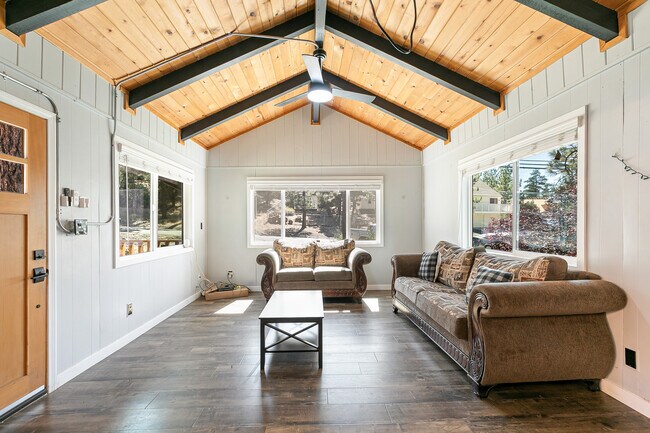Building Photo - 108 Greenspot Blvd