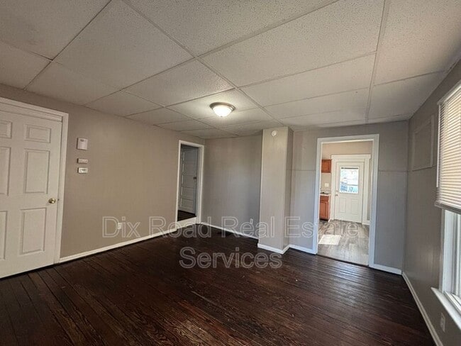 Building Photo - 526 Brandt St