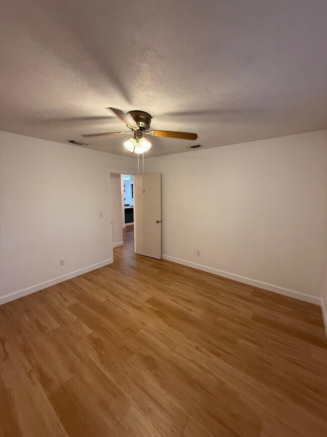 Building Photo - 3609 Sedona Loop