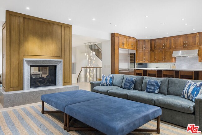 Building Photo - 1347 Palisades Beach Rd